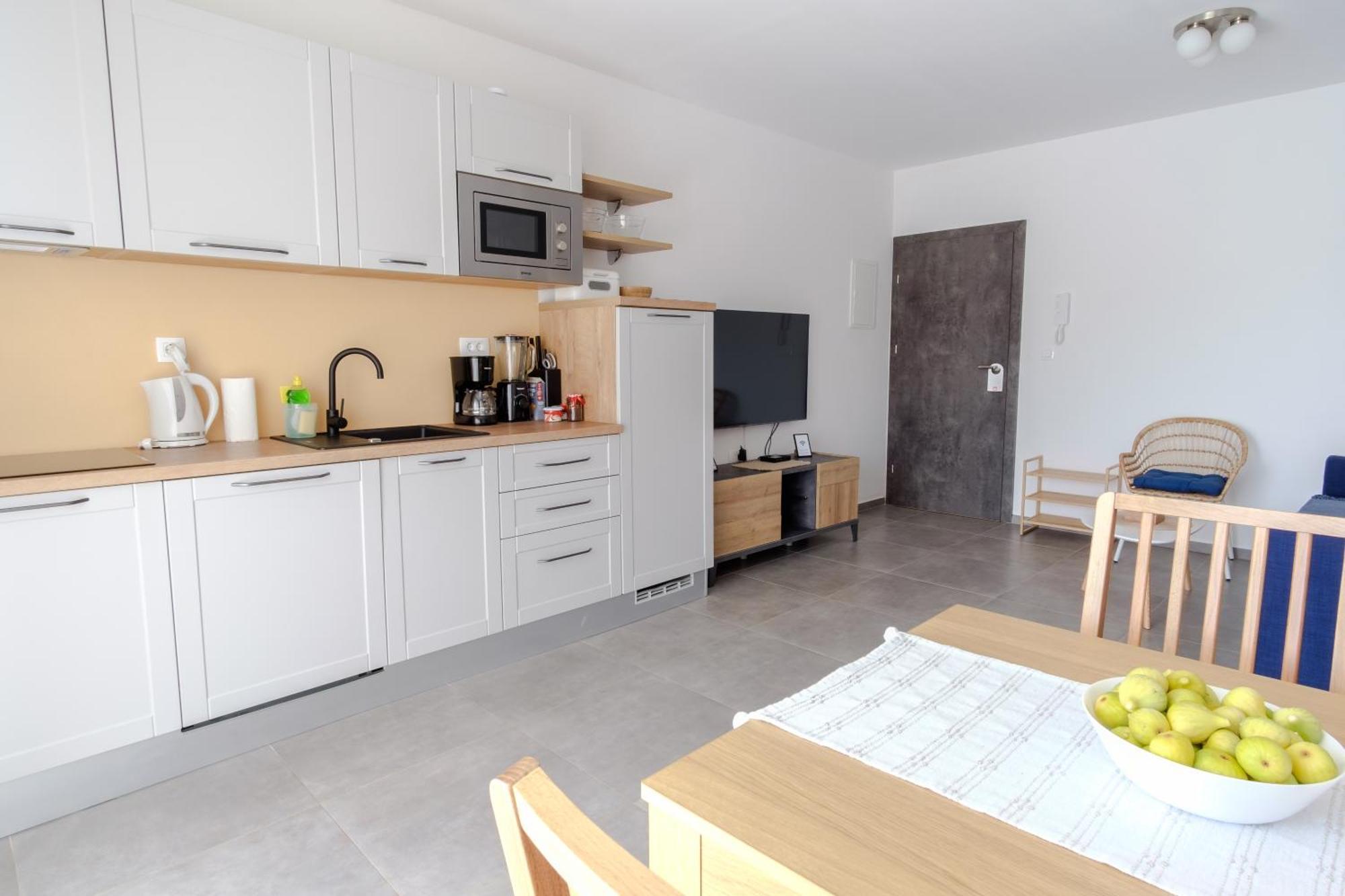 Apartments Grape Pirovac Eksteriør bilde