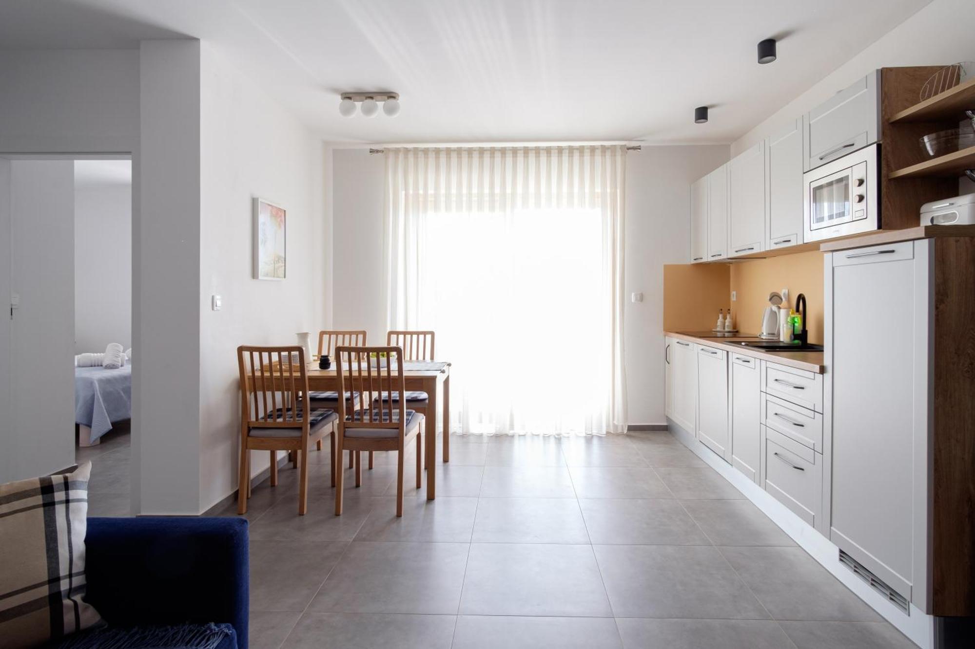 Apartments Grape Pirovac Eksteriør bilde